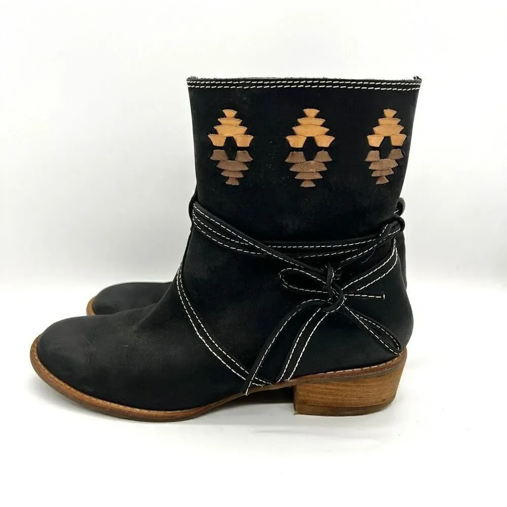 Kensie Bindi Pull On Leather Western Ankle Boot Black with Tan Aztec Design Size
